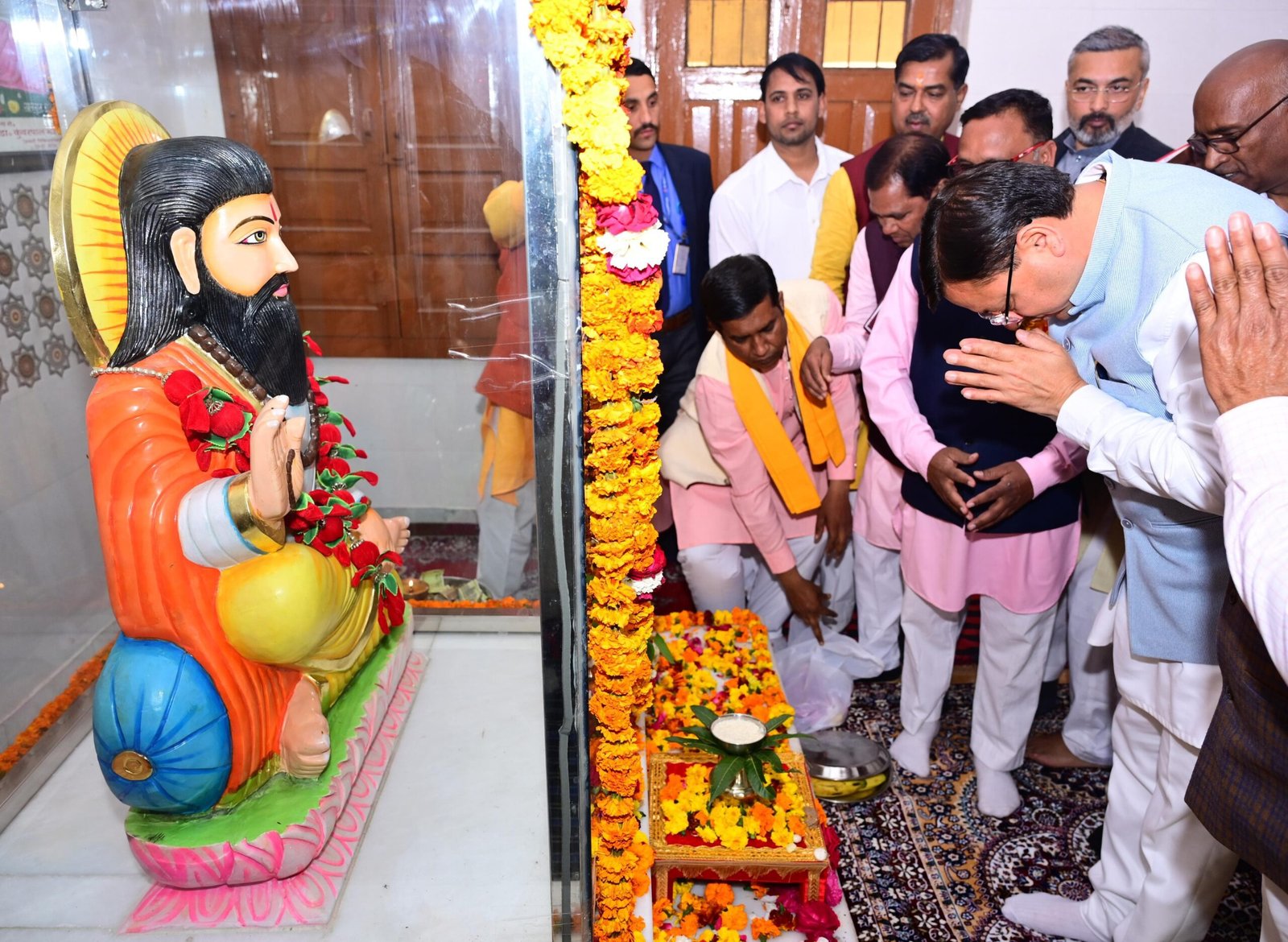 सीएम धामी ने रविदास जयंती पर दी श्रद्धांजलि, कहा – आज का दिन भेदभाव को मिटाकर सबको साथ लेकर चलने का दिन