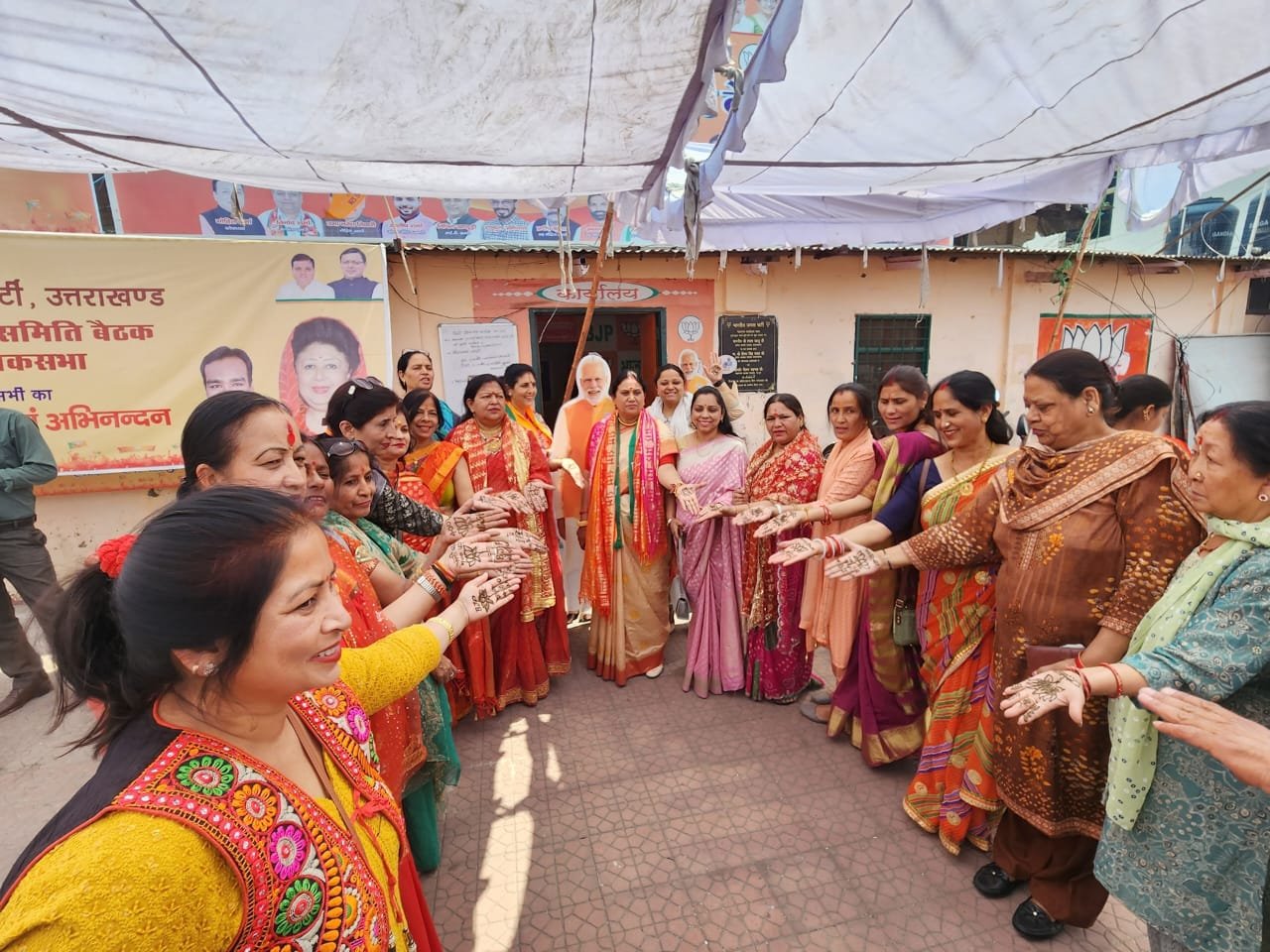 चैत्र नवरात्रि पर भाजपा महिला मोर्चा ने की कमल मेहंदी अभियान की शुरुआत