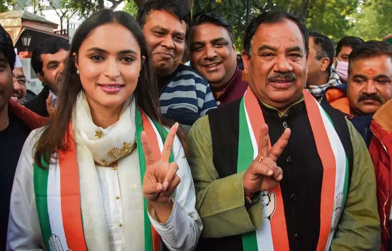 हरक सिंह बोले – मै कांग्रेस के साथ, पार्टी को करूँगा मजबूत, बहू के बीजेपी में जाने पर भी बोले..