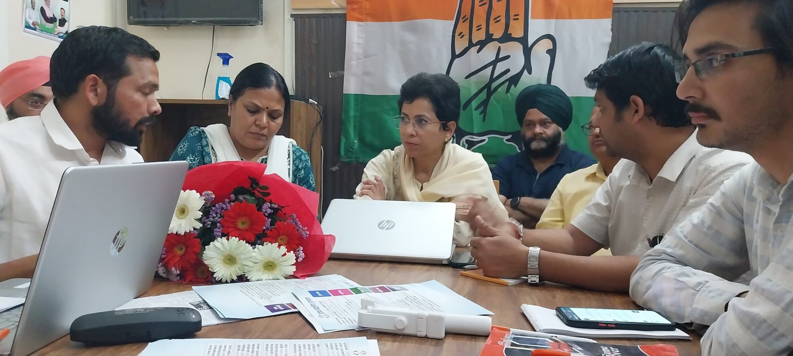 कांग्रेस प्रदेश प्रभारी ने ली कांग्रेस सोशल मीडिया विभाग की बैठक, दिए कई दिशा निर्देश
