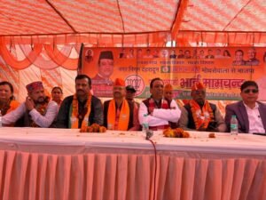 भाजपा मेयर प्रत्याशी सौरभ थपलियाल के लिए धर्मपुर विधायक विनोद चमोली ने मांगे वोट