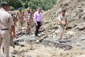 मुख्यमंत्री धामी के निर्देश पर थराली में तेज किए गए आपदा राहत कार्य, डीएम ने किया स्थलीय निरीक्षण, एक लड़की की मौत, एक लापता
