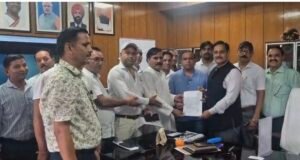 उत्तराखंड ठेकेदार जन मंच समिति  ने अपनी माँगो को लेकर  लोक निर्माण विभाग मुख्यालय पर किया धरना प्रदर्शन , मुख्य अभियंता को सौंपा ज्ञापन !