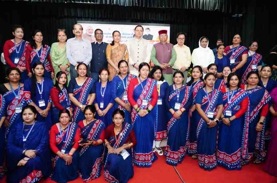 13 महिलाओं को तीलू रौतेली और 33 आंगनवाड़ी कार्यकत्रियों को उत्कृष्ट सेवा कार्य सम्मान