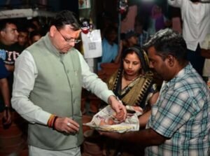 मुख्यमंत्री धामी का ‘स्वदेशी दिवाली’ संदेश, खटीमा में स्थानीय उत्पादों को बढ़ावा, जनता से सीधा संवाद