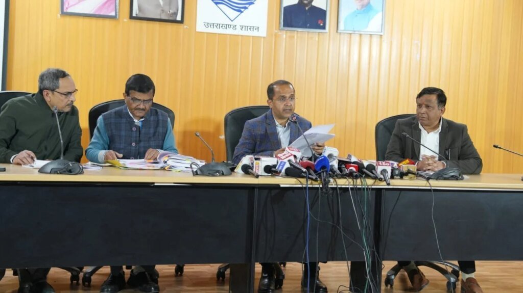 धामी मंत्रिमंडल की बैठक में 19 महत्वपूर्ण प्रस्तावों पर लगी मुहर, जानिए सभी फैसले..