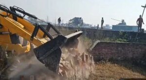 एमडीडीए की बड़ी कार्रवाई: 40 बीघा अवैध प्लॉटिंग पर चला ध्वस्तीकरण का बुलडोज़र; प्राधिकरण क्षेत्र में अवैध प्लॉटिंग किसी भी स्थिति में बर्दाश्त नहीं : बंशीधर तिवारी