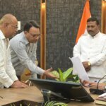समाधान दिवस में डीएम ने सुनीं 194 जन शिकायतें, समयबद्ध निस्तारण के सख्त निर्देश