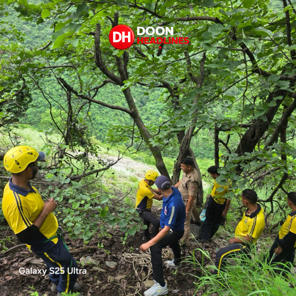 पौड़ी मार्ग पर दर्दनाक हादसा,250 मीटर गहरी खाई में गिरी बोलेरो, हरिद्वार के एक ही परिवार के 5 लोगों की मौत !