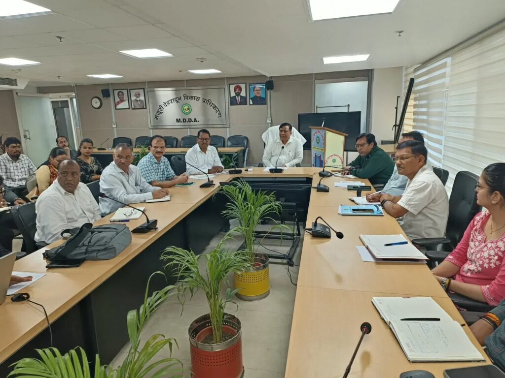 एमडीडीए में ऑनलाइन मानचित्र प्रणाली होगी अधिक पारदर्शी और तकनीकी रूप से मजबूत, IAS बंशीधर तिवारी ने दिए अधिकारियों को सख्त निर्देश