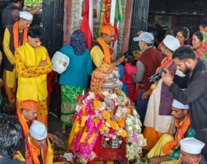 नंदा की डोलियों का पड़ावों पर हुआ स्वागत, जागरों से दी अगले पड़ाव की विदाई