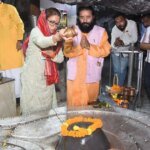 हॉस्पिटल से टपकेश्वर मंदिर पहुंचीं मंत्री रेखा आर्या, बोलीं – हौसला बरकरार, फिर करूंगी जनता की सेवा